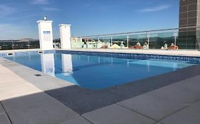 2 Bed Apartment With Roof Top Pool, Close To Falesia Beach At10